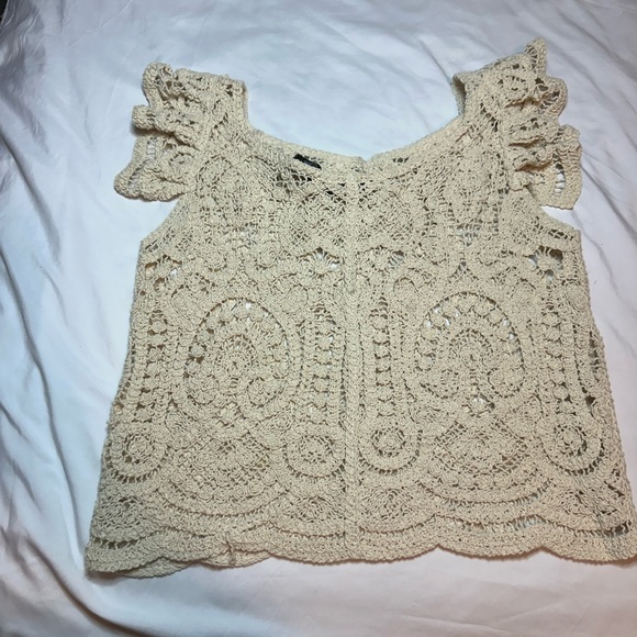 Chic Crochet Lace Blouse in Cream - Picture 6 of 7